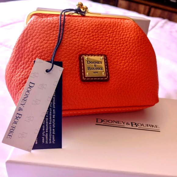 **DOONEY & BOURKE** Pebble Grain Large Framed Purse - Picture 3 of 4